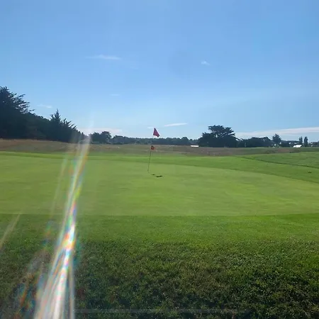 Дом отдыха Magnifique Bas De Deux Situe Pres Des Plages Et Du Golf