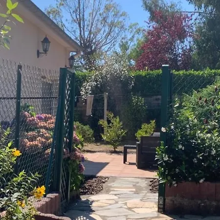 Magnifique Bas De Deux Situe Pres Des Plages Et Du Golf Holiday home *